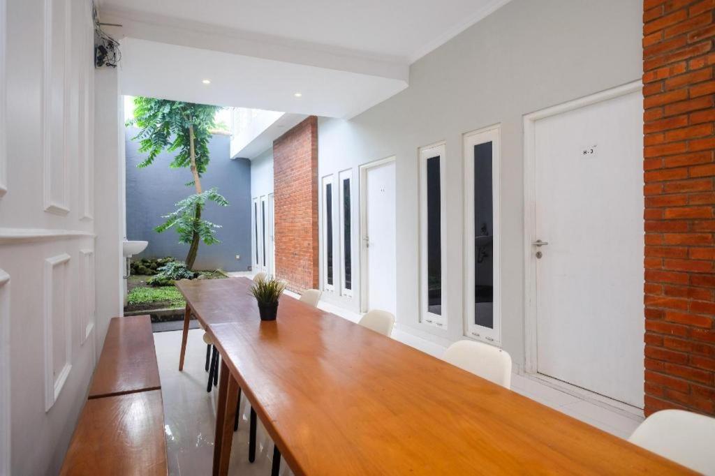 Urbanview Stay @H Jakal By Reddoorz Yogyakarta Exterior foto