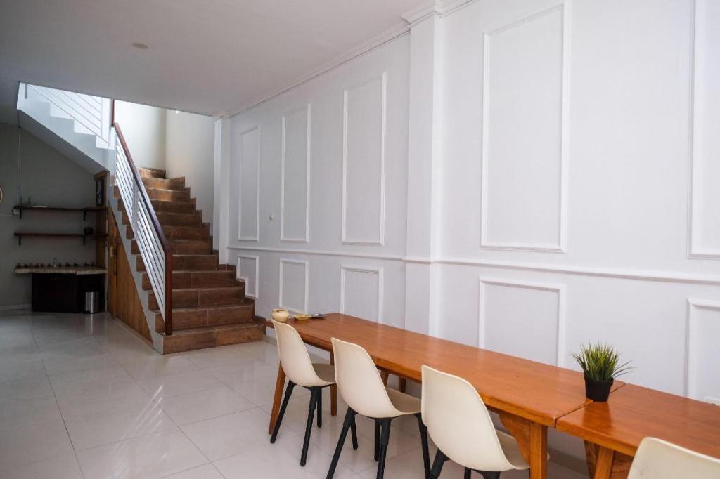 Urbanview Stay @H Jakal By Reddoorz Yogyakarta Exterior foto