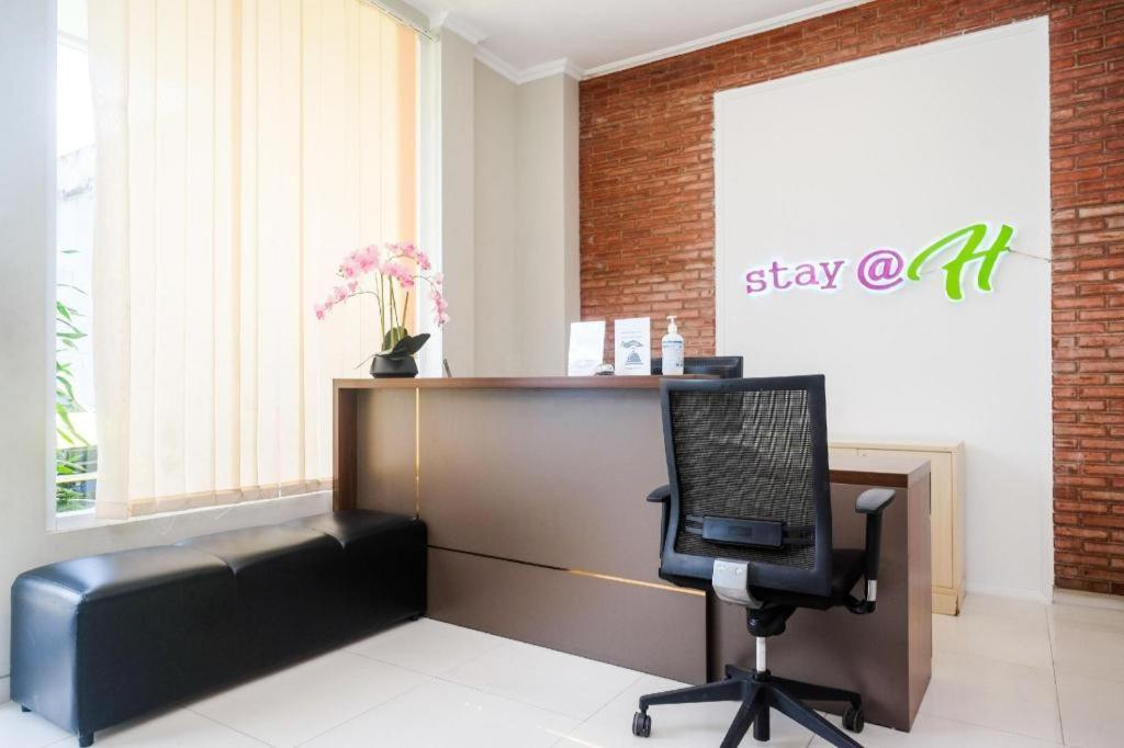 Urbanview Stay @H Jakal By Reddoorz Yogyakarta Exterior foto